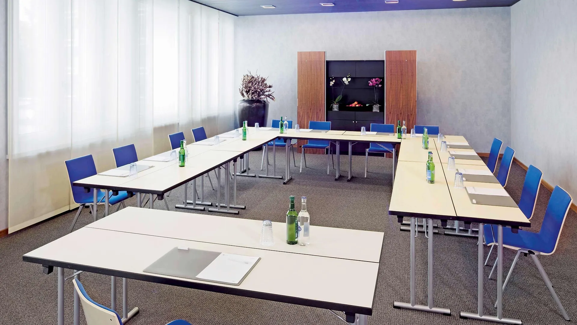 Moevenpick Hotel Zurich Airport Opfikon-Glattbrugg 4*,  Швейцария